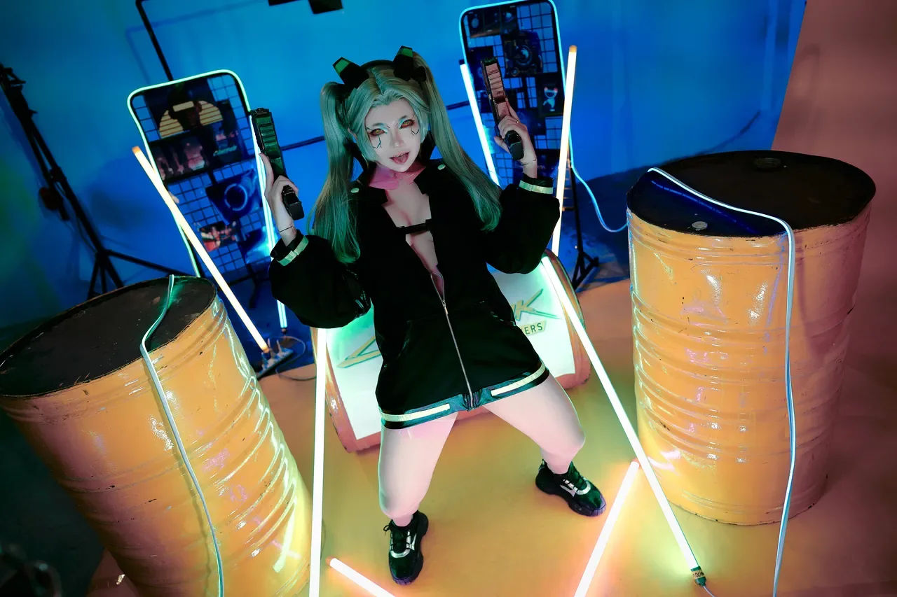 ZinieQ - Rebecca 44P - 第 1 张写真